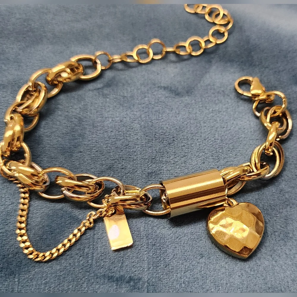 Gold Heart Charm Bracelet - Picture 5 of 6